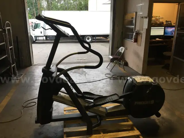 ELLIPTICAL MACHINE