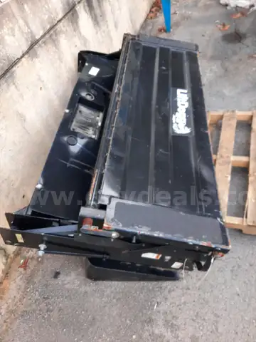 TRUCK LIFT GATE