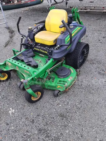 JOHN DEERE MOWER