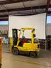 201&#x22; DRAPER ULTIMATE FOLDING SCREEN WITH HEAVY-DUTY LEGS AND CARRING CASE