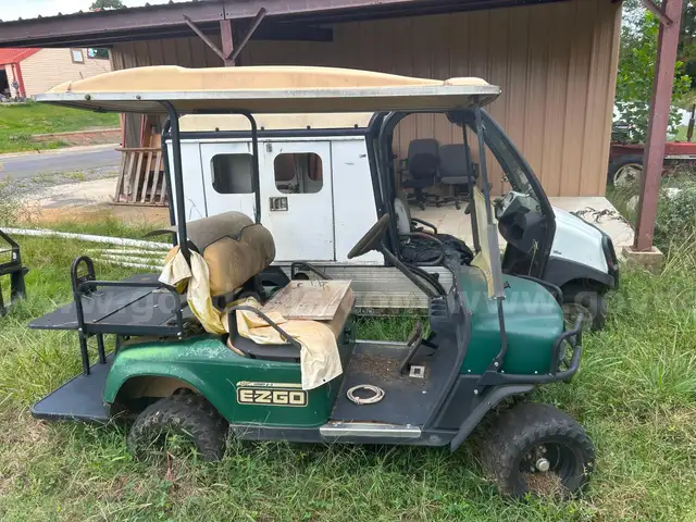 EZ-GO GOLF CART