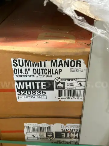 LOT of Summit Manor Dutchlap Vinyl Siding