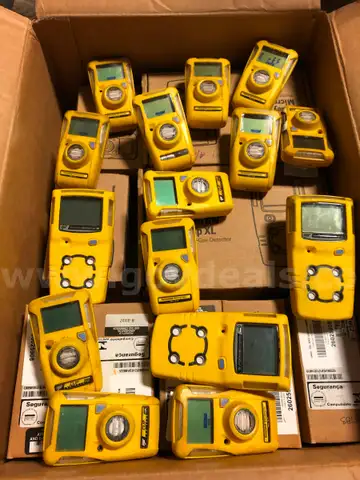 LOT OF ESCAPE PAKS &#x26; SINGLE GAS MONITORS