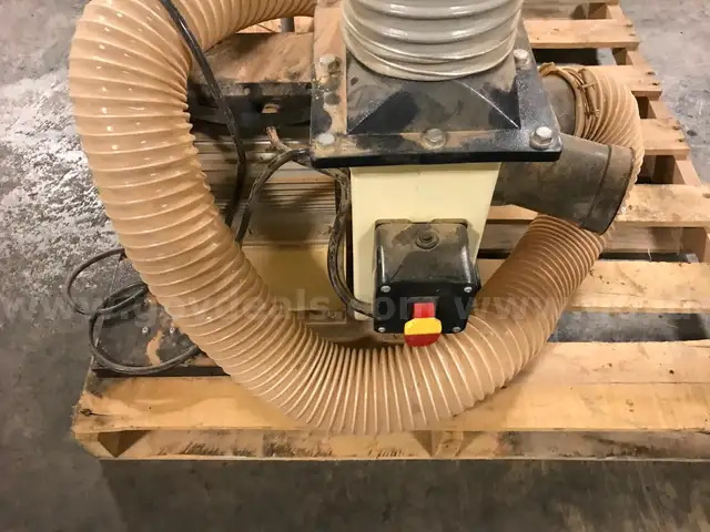 SHOP FOX 2HP DUST COLLECTOR