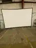 DRAPER PROJECTOR SCREEN WITH CASE