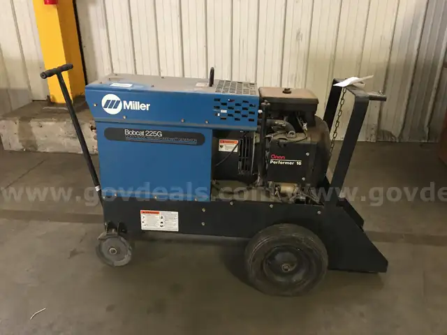 BOBCAT 225G WELDER
