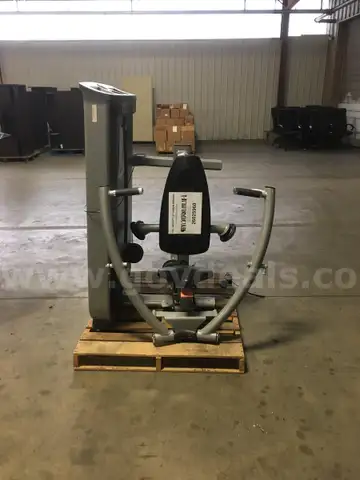 CHEST PRESS MACHINE