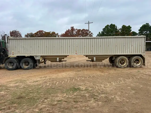 1981 Chamberlain Grain Trailer