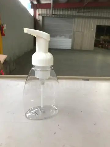 LOT OF WIDE AND SMALL MOUTH BOTTLES AND SMALL WIDE MOUTH PUMPS ON ONE PALLET.