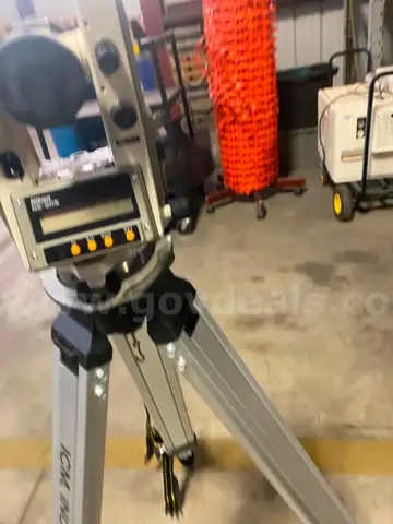 NIKON TRANSOM WITH POLES