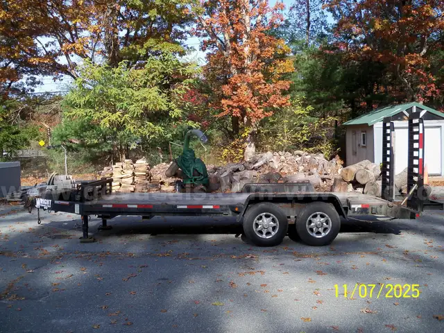 used 27&#x27; x 8&#x27; lowbed trailer