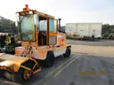 2002 ROSCO SWEEP PRO CONSTRUCTION SWEEPER - LOW HOURS - 622 HOURS