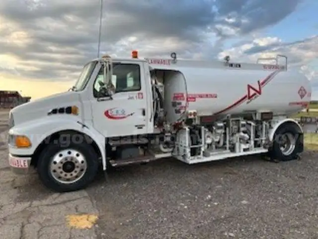 2006 Ford F-650 Fuel Truck