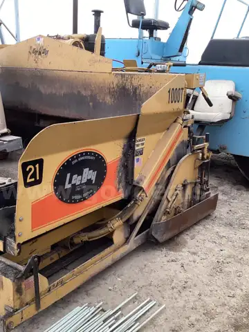 LeeBoy asphalt paver