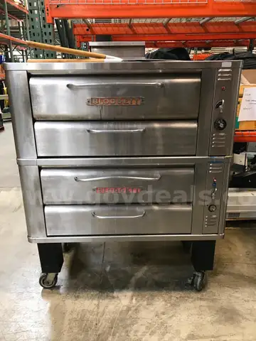 Blodgett 911 Natural Gas Compact Double Deck Oven with Draft Diverter
