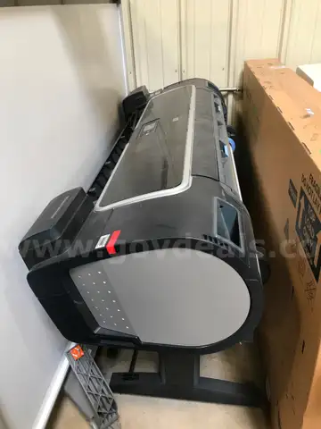 HP Designjet Z5200 (CQ1134) Color Inkjet Printer