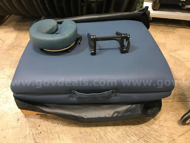 Earthlite Harmony DX Portable Massage Bed