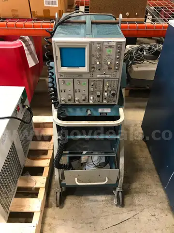 Tektronix 7904 Oscilloscope With Companion Cart