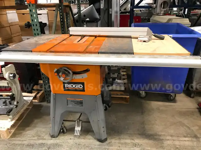 RIDGID R4512 10-inch Professional Cast Iron Table Saw