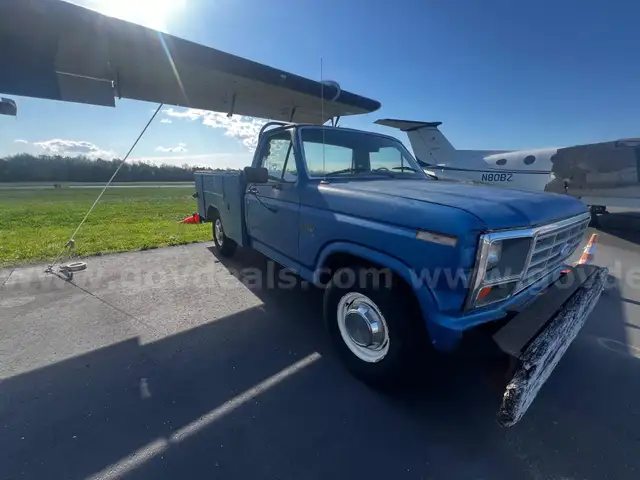 1985 Ford F-250 Service Truck