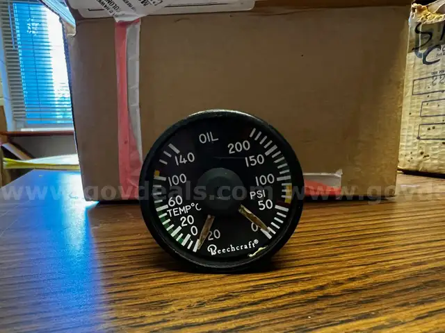 King Air 300 Oil Temp/Pressure Indicator