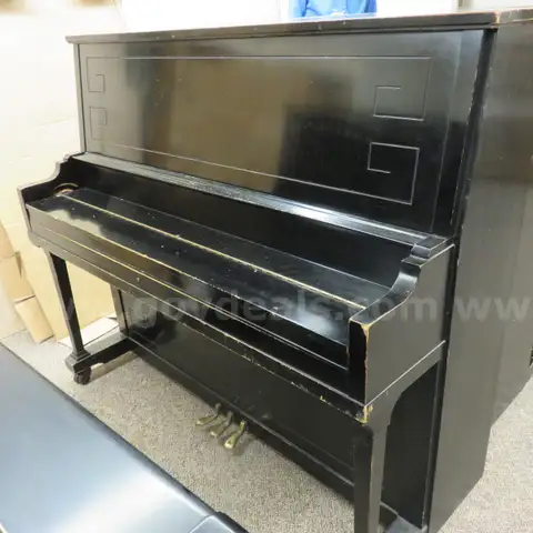Mason &#x26; Hamlin Upright Piano