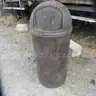Rubbermaid Trash Cans with lids - Lot of 12