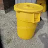 Rubbermaid Yellow and Blue tall trash cans - with only 10 lids -  Lot of 27