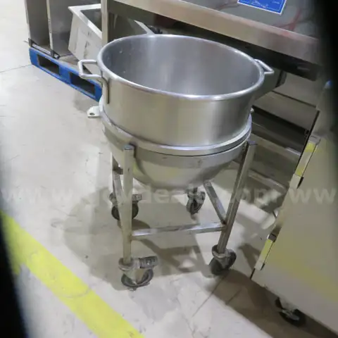Large Metal Mixing Bowl w/caster base/holder