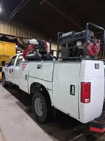 2000 Ford F-350 SD XL Crew Cab Long Bed 4WD DRW