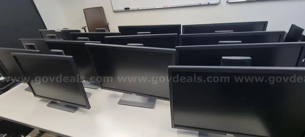 13 Dell Monitors (Lot 6)