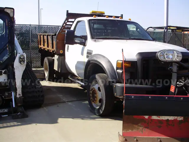 2010 Ford F450 Super Duty (Unit 2-055O)