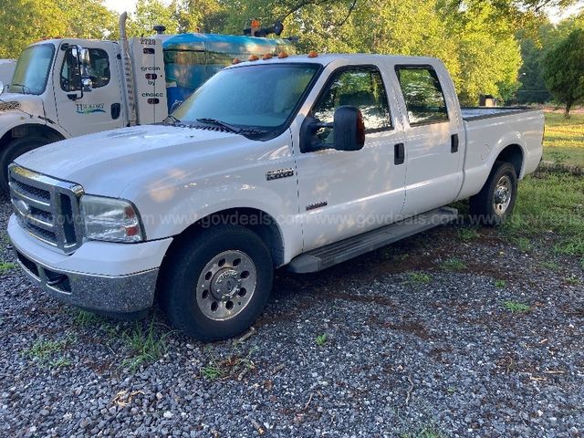 2007 Ford F-250 SD XLT Crew Cab 2WD | AllSurplus