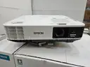 Epson projector w/remote