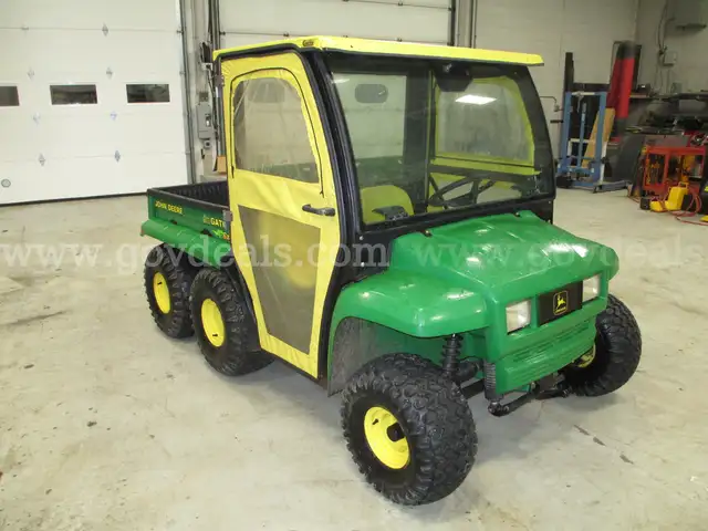 John Deere 6X4 Gator