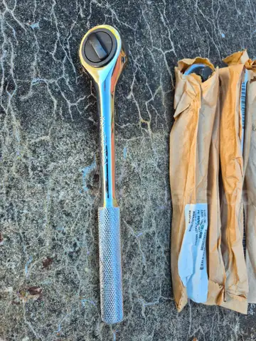 ONE LOT OF GENIUS BRAND SOCKETS AND RATCHETS