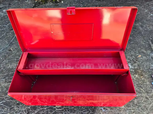 METAL TOOL BOX