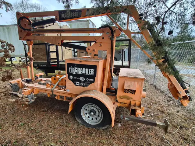 MALTA DYNAMICS  THE GRABBER MOBILE FALL PROTECTION SYSTEM