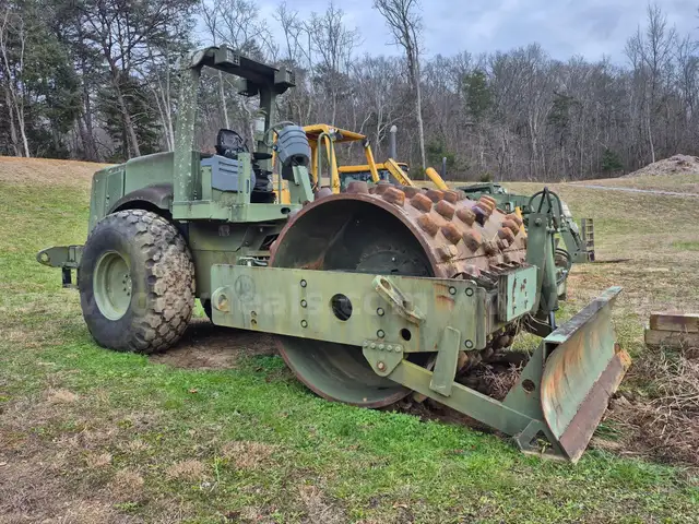 2001 CATERPILLAR CS-563D ROLLER COMPACTOR