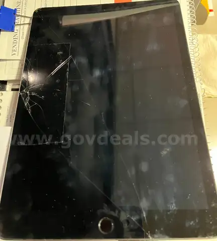 iPad 7th Generation (Cellular), cracked screen