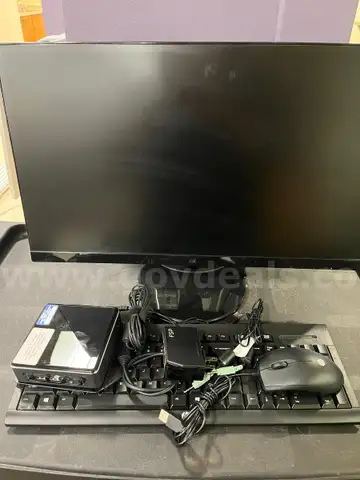 Intel NUC 7i5 Mini PC 2.2GHz Desktop 275 GB 8 Ram