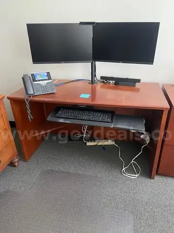 1 Desk &#x26; 1 Credenza