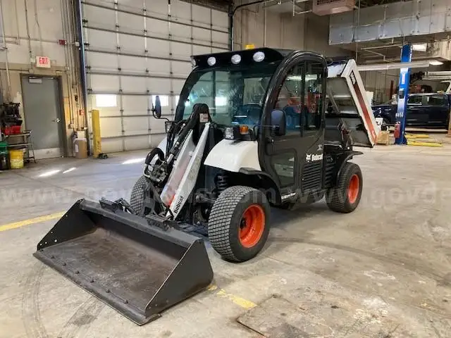 2011 Bobcat Toolcat 5600 Utility Work Machine 4WD & 4 Wheel Steer ** Low Hours **