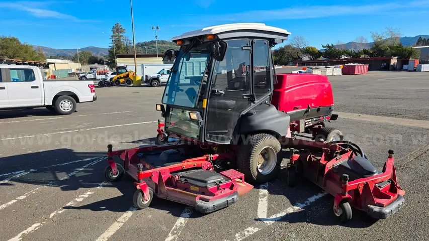 2017-TORO GROUNDSMASTER ENCLOSED MOWER