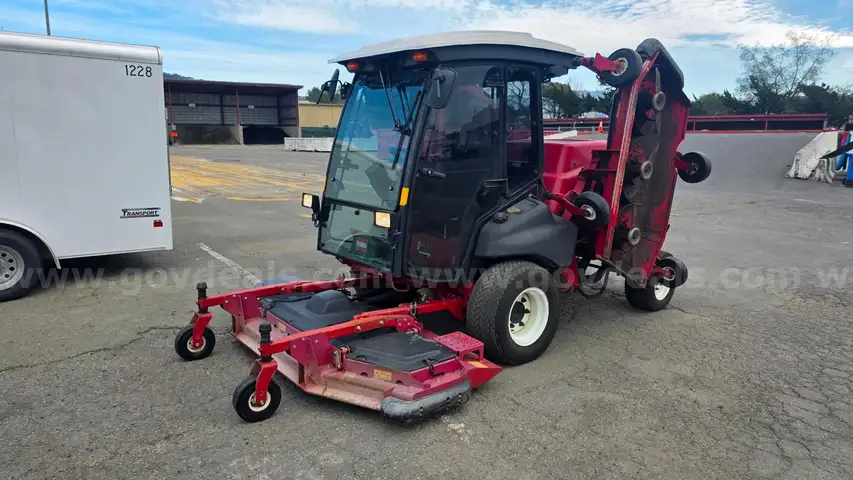 2017-TORO GROUNDSMASTER ENCLOSED MOWER