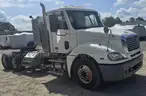 2010 Freightliner Columbia Day Cab