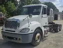 2010 Freightliner Columbia Day Cab
