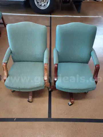 Chairs on rollers (7)