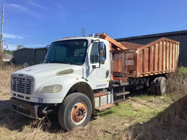 2013 Freightliner M2 106