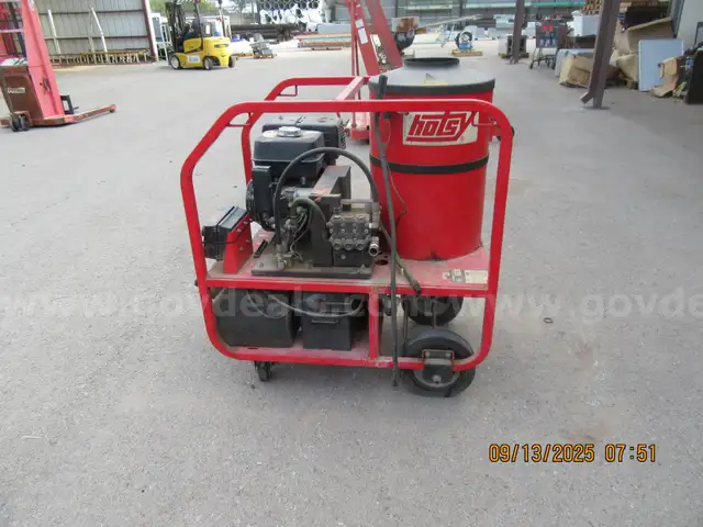 Hotsy Pressure Washer Model 1075BE